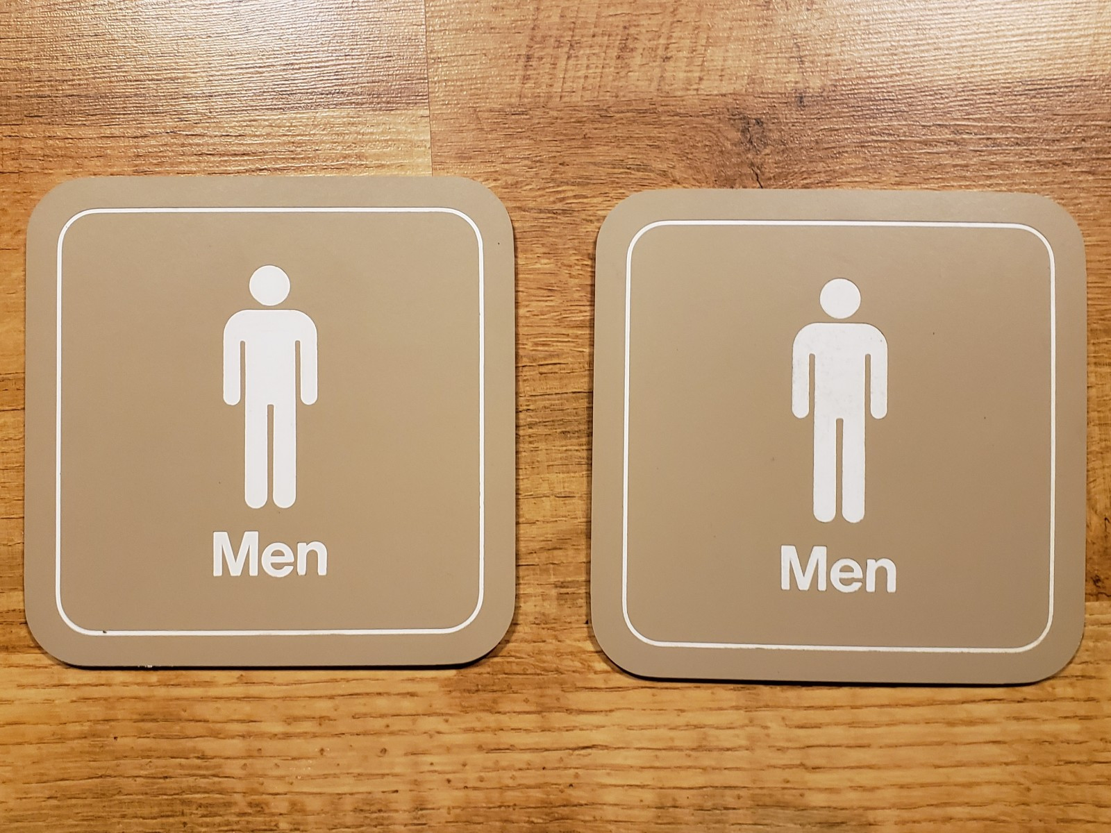 Set Of 2 Men’s Restroom Signs 7in Beige Used