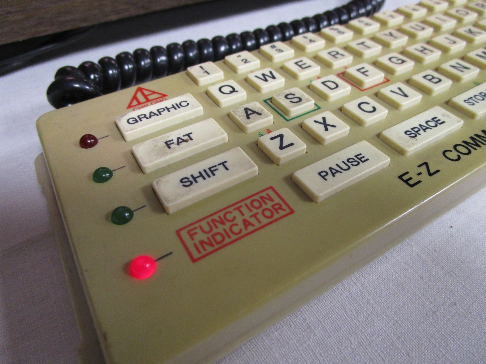 VTG Looking II- Retro Vid Game Store Advertising Board Chilong Game Corp w/ Case