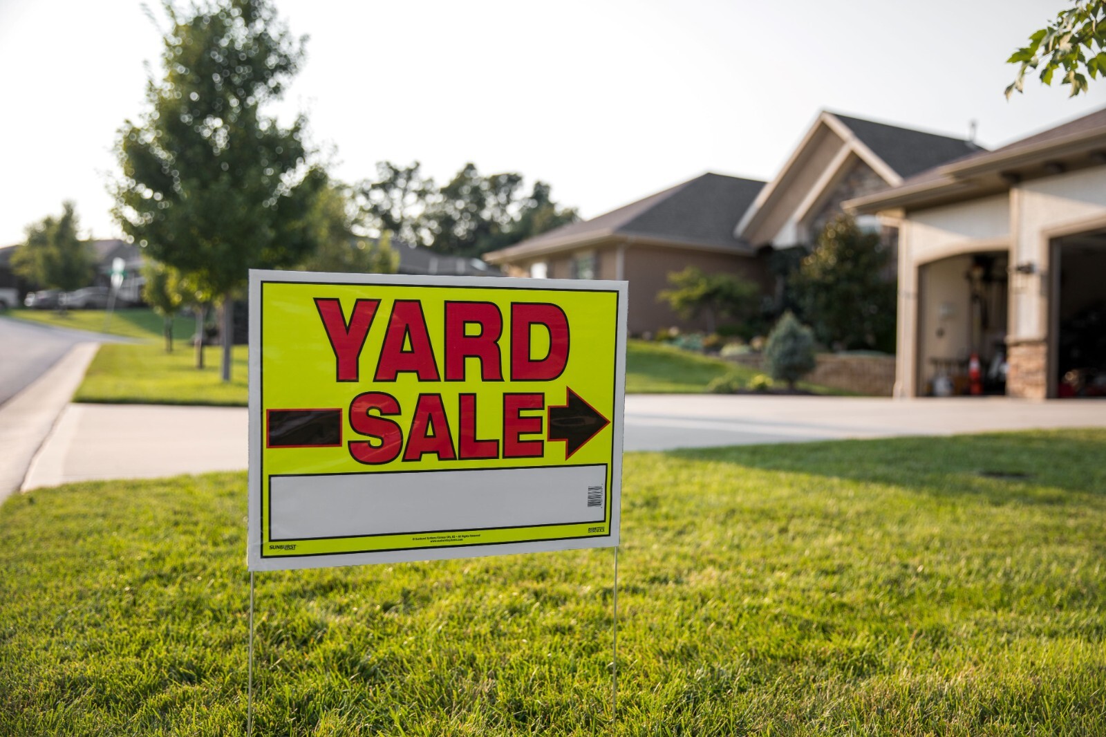Yard Sale Sign W/ Stake, 22″ x 32″ Fully Assembled with Metal Stake, 10 pack