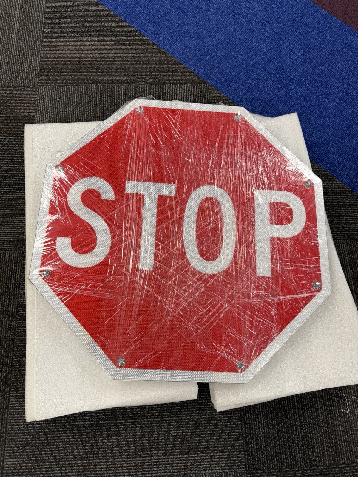 🇺🇸🇺🇸Solar Powered LED Flashing Stop Sign, 30 X 30 Aluminum Sign.
