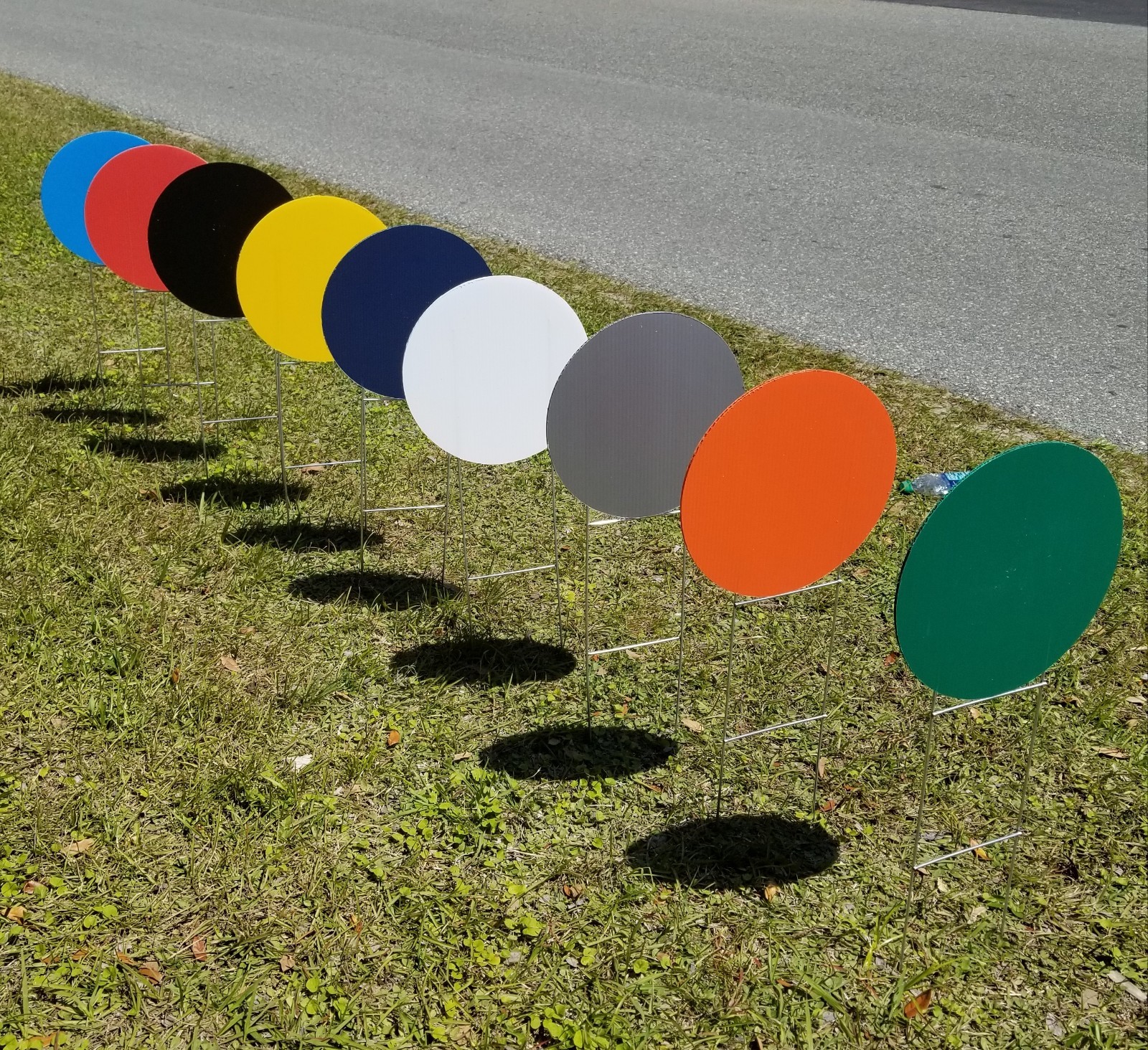 10 Pack SILVER Yard Signs Circles 17.5″ & 10 H-STAKES