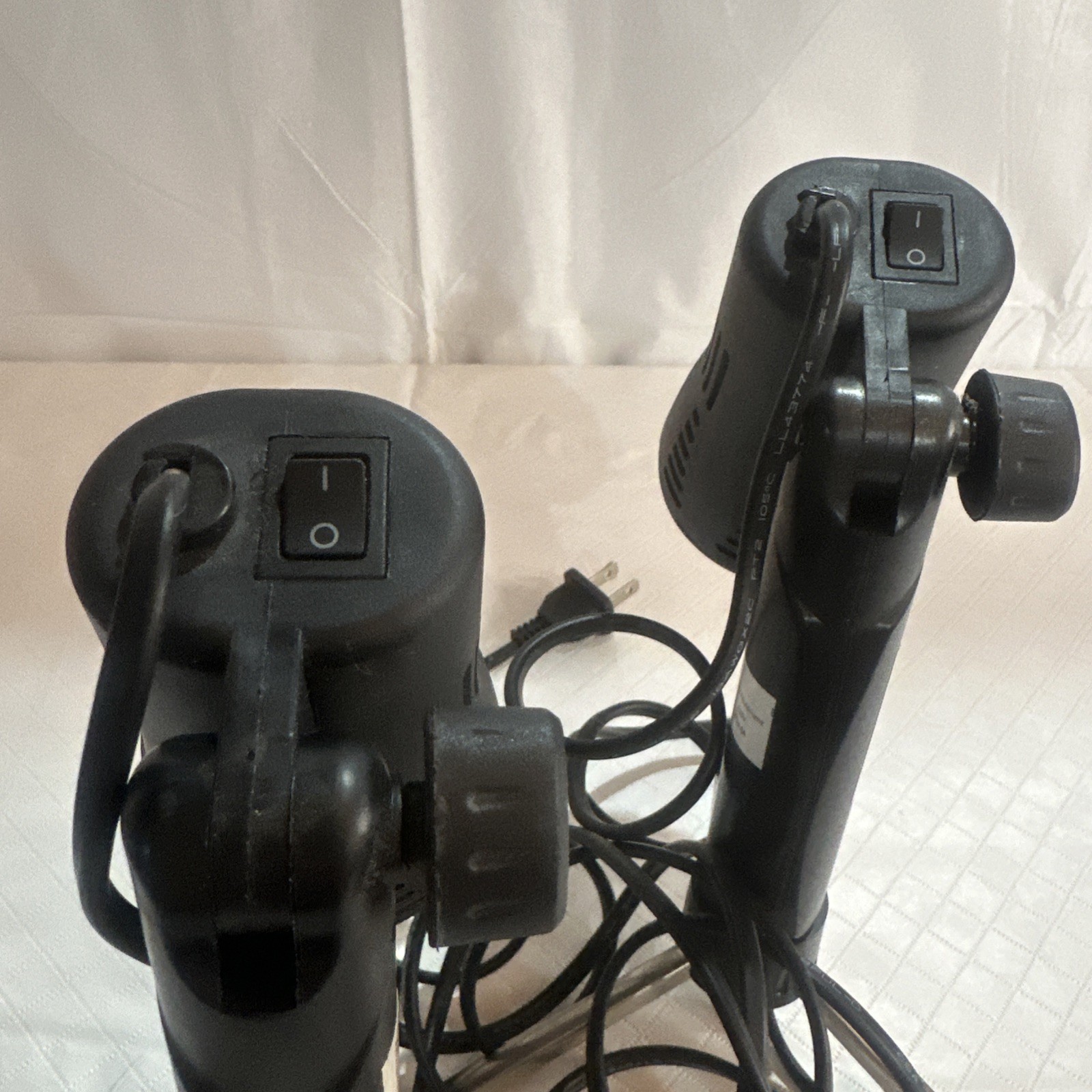 Set Of 2 LED Light Box Lamps Single Bulb Photos Adjustable Plug In Read