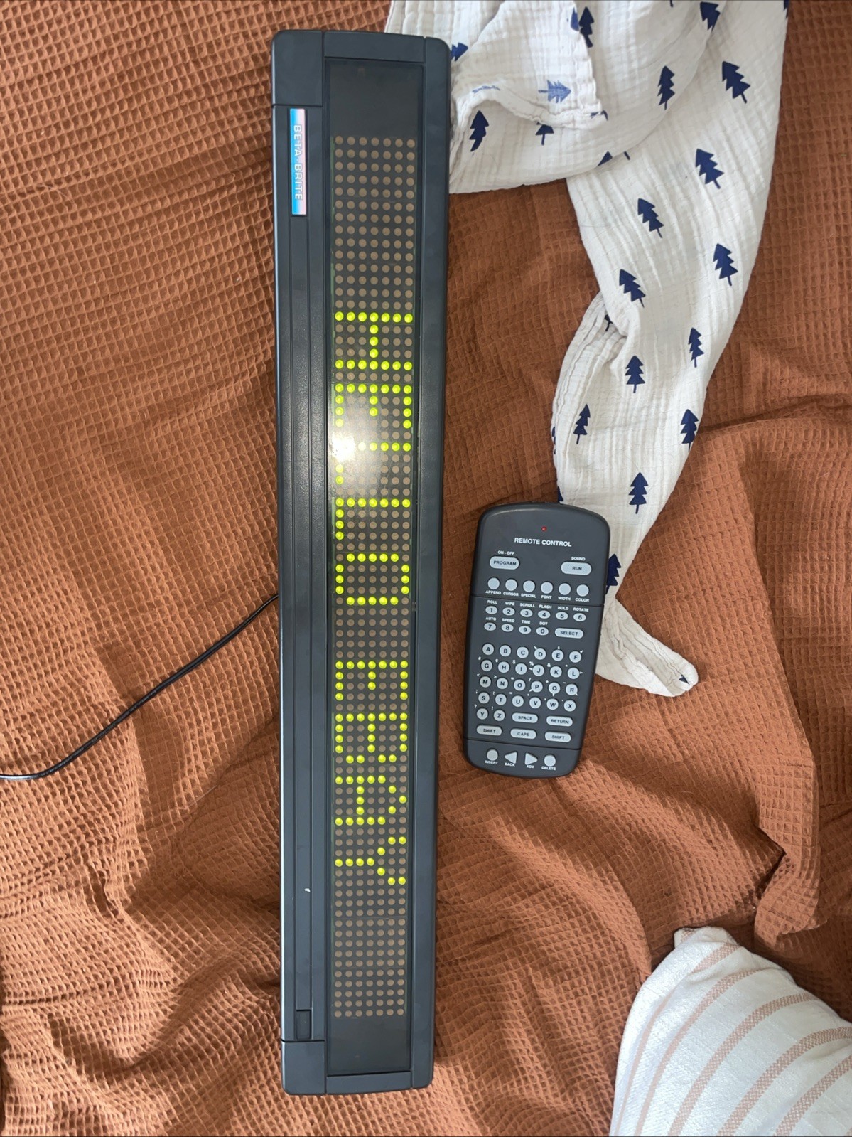 Beta-Brite 1992 Display with Remote and Power Cord Working. Vintage