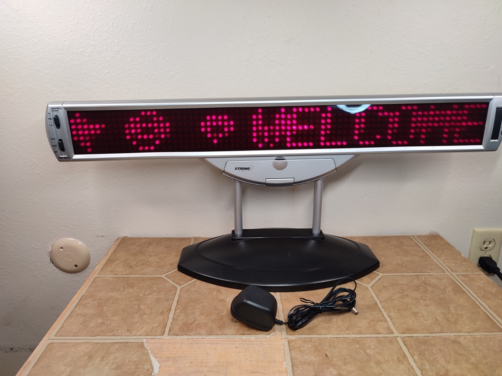 GM LIGHT 947 Electronic Big Message Billboard 30″ x 6″ x 2.5″ w/ Power