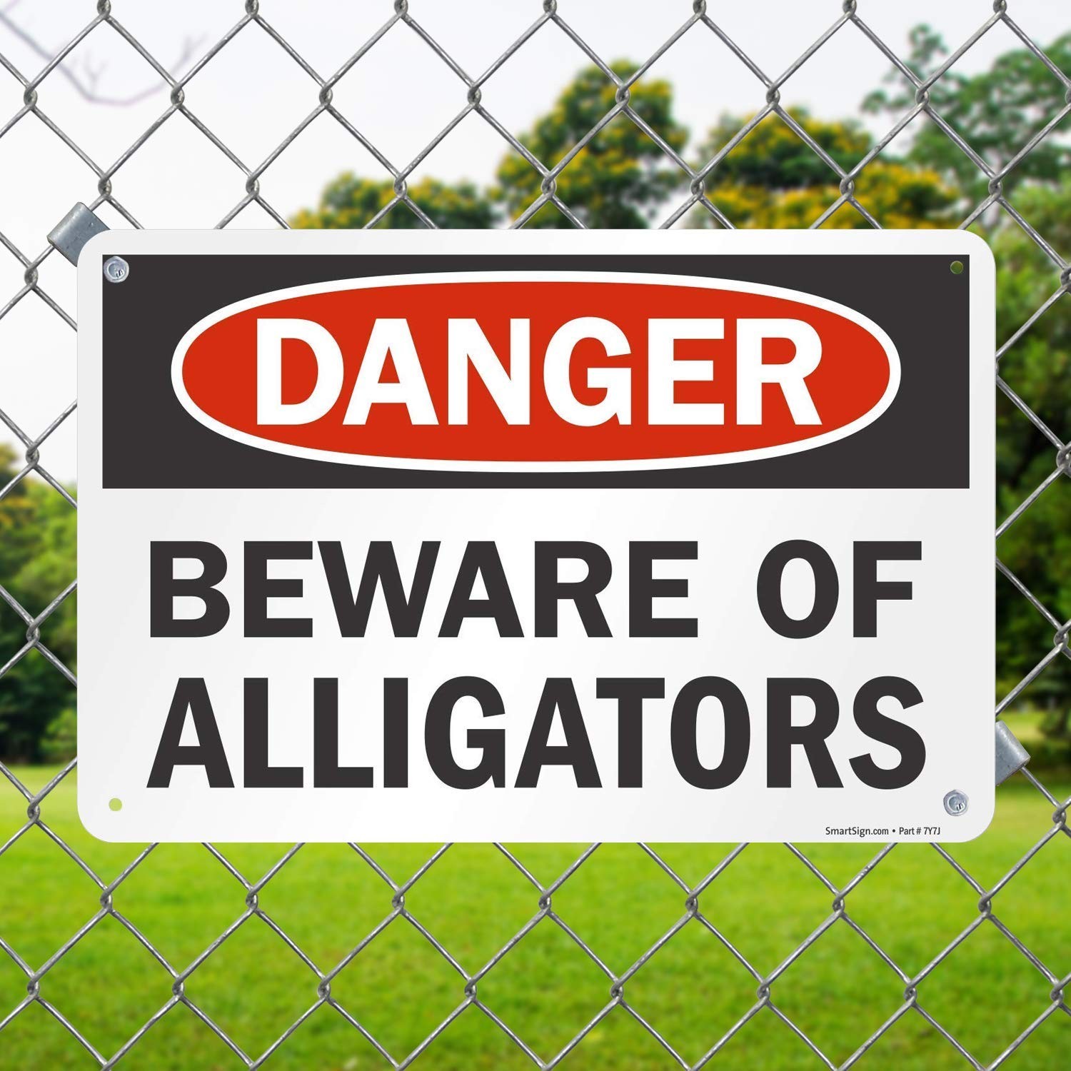 Danger Beware of Alligators Sign, 12×18 Inch Aluminum Safety Warning Yard
