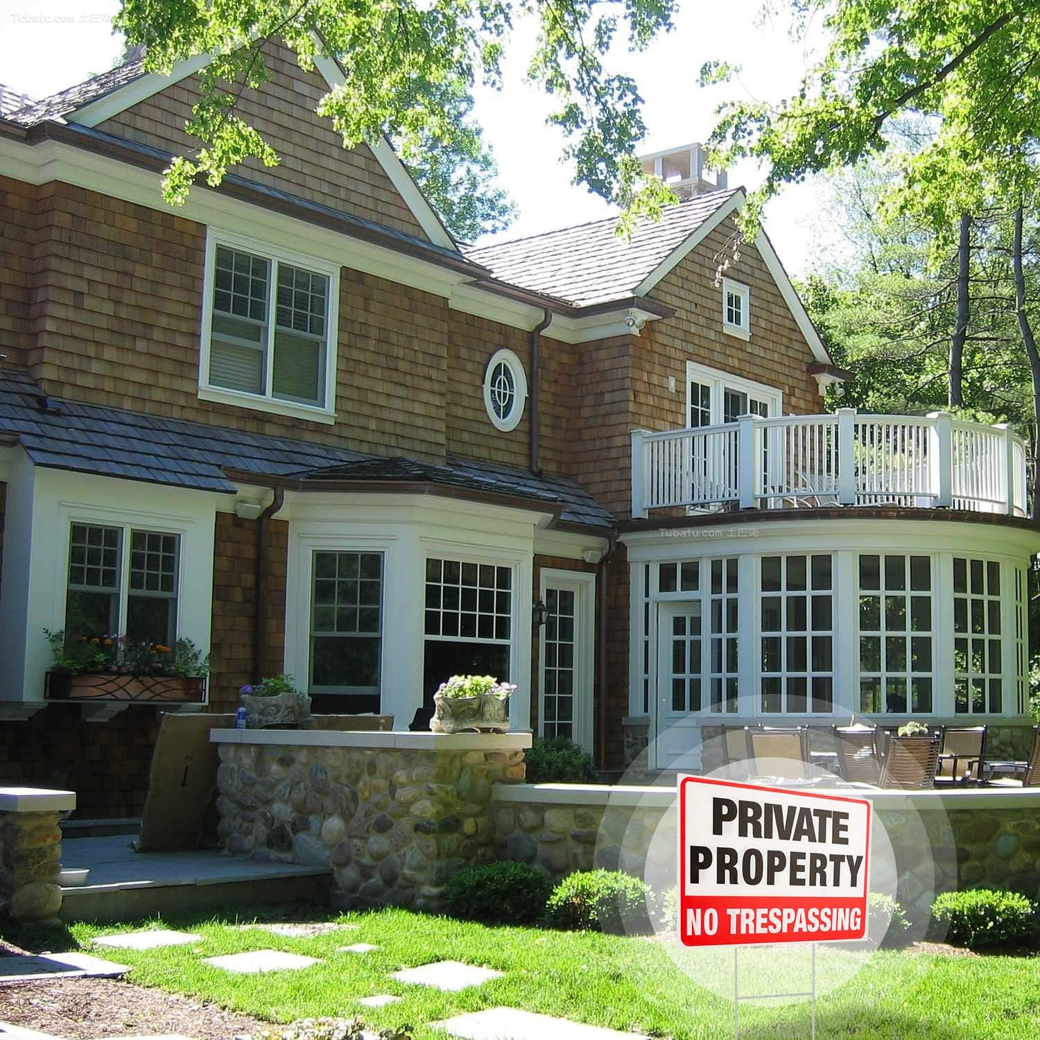 2 Pack Private Property No Trespassing Signs with Metal Wire H-Stakes, 12” X 9′