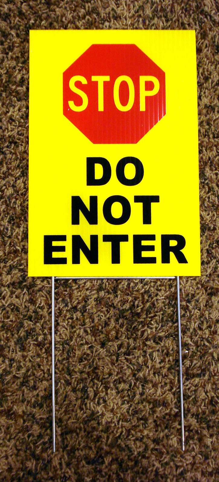 STOP – DO NOT ENTER 8″ x12″ Plastic Coroplast Sign with Stake yellow