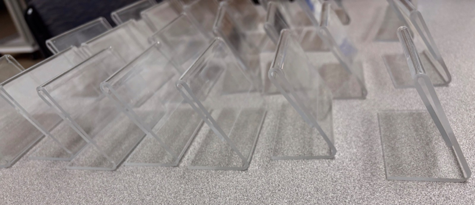 28 PCS Mini Sign Display Holder 3.5″ x 2.75″ L Shape Clear Acrylic