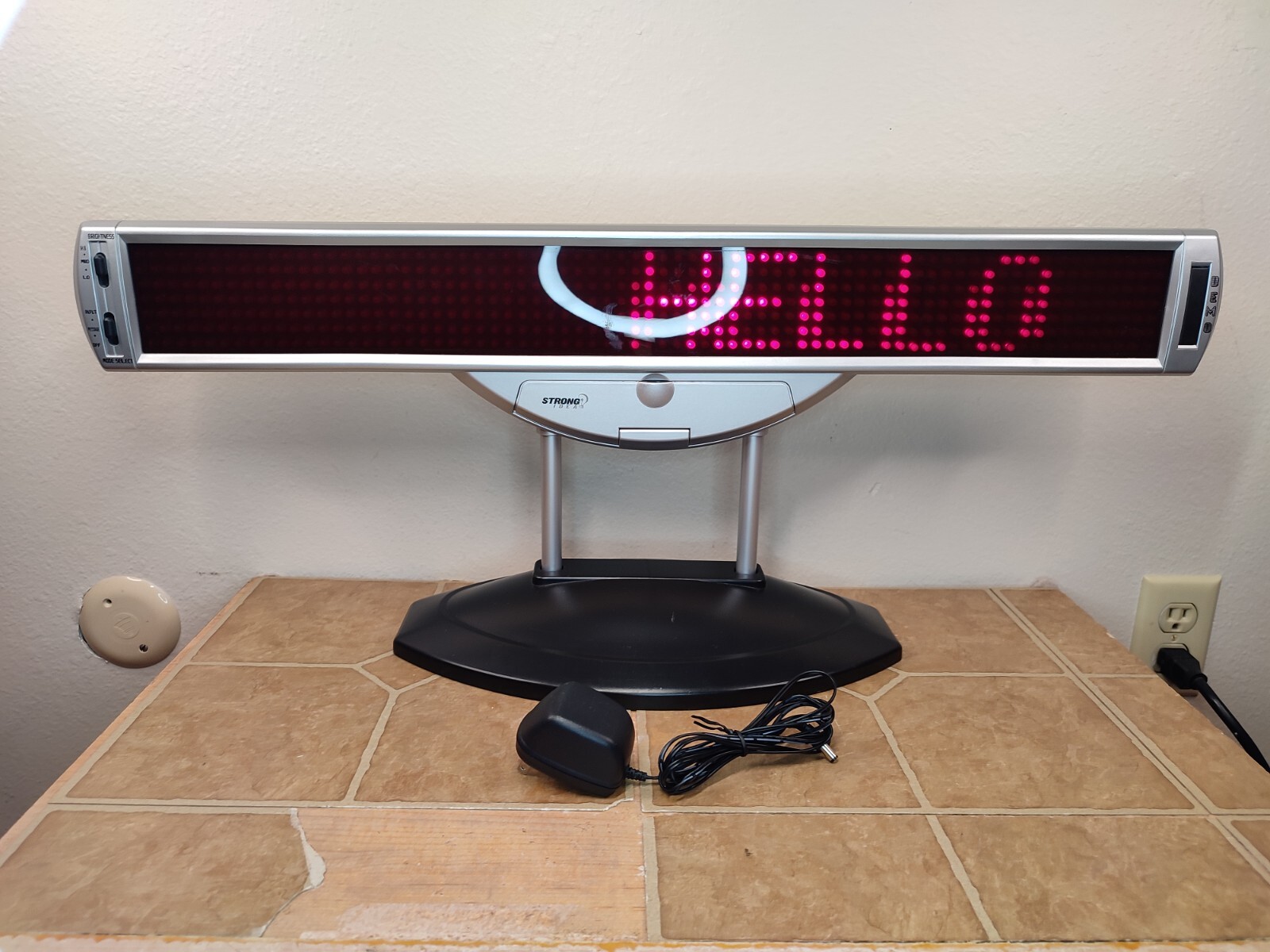 GM LIGHT 947 Electronic Big Message Billboard 30″ x 6″ x 2.5″ w/ Power