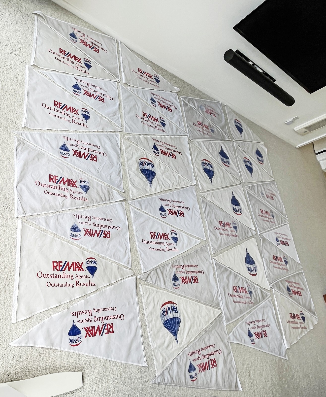 👉 Lot of 37 RE/MAX Real Estate Pennant Flags for PVC Poles with Slots