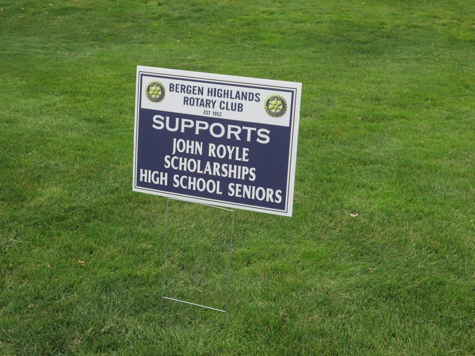 SNDS Custom Yard Signs with Stake – Personalized Blank Corrugated Lawn Sign