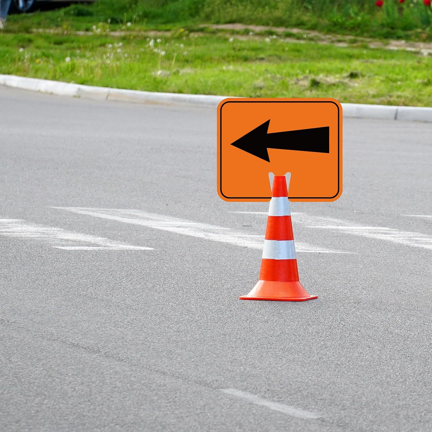 4Pcs Reversible Arrow Signs for Traffic Safety Cone 12.6X10.4In Waterproof Warni