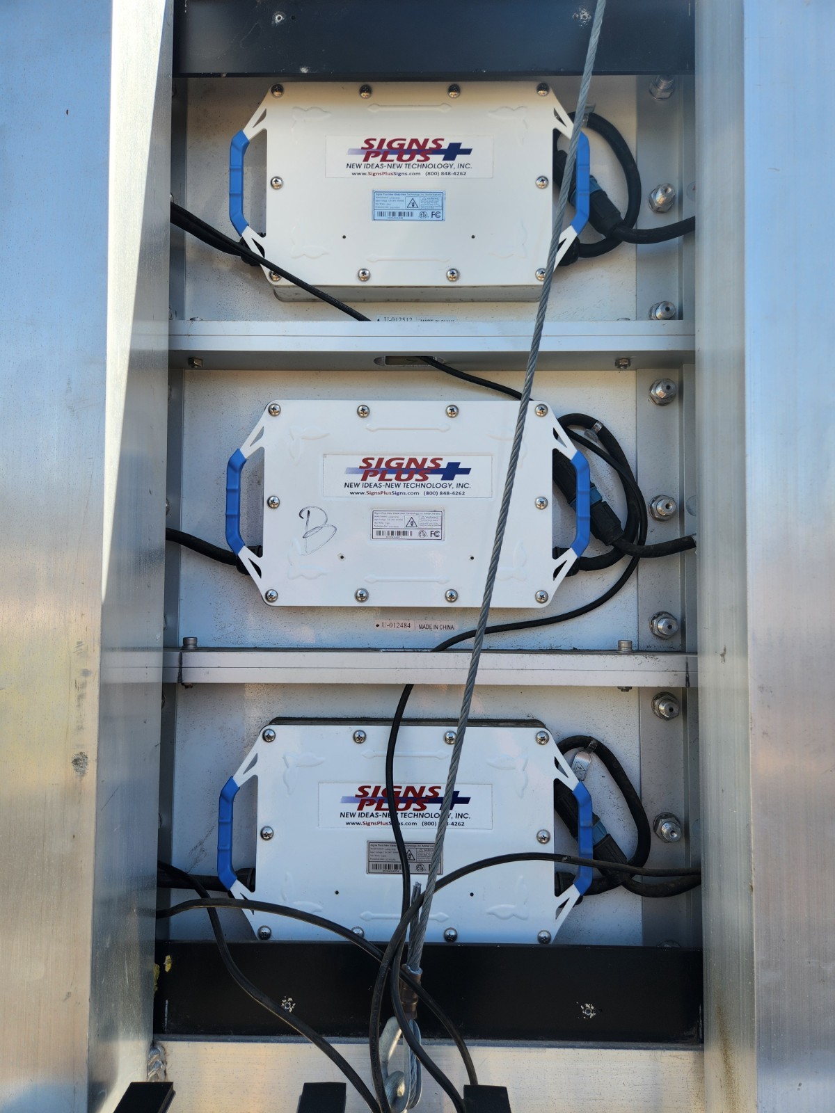 SIGNS PLUS LED MOBILE SIGN TRAILER (COLORLIGHT SYSTEM)