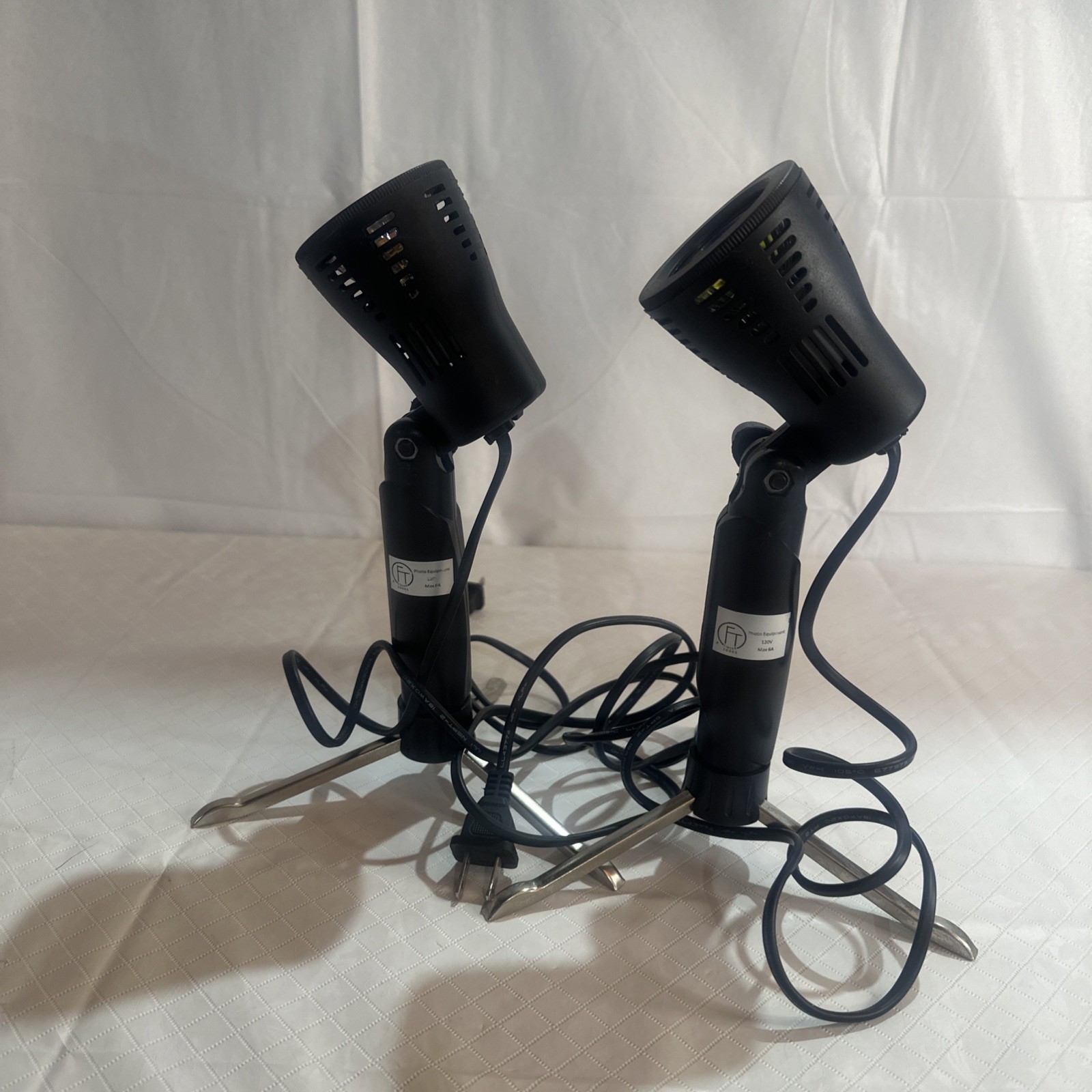 Set Of 2 LED Light Box Lamps Single Bulb Photos Adjustable Plug In Read
