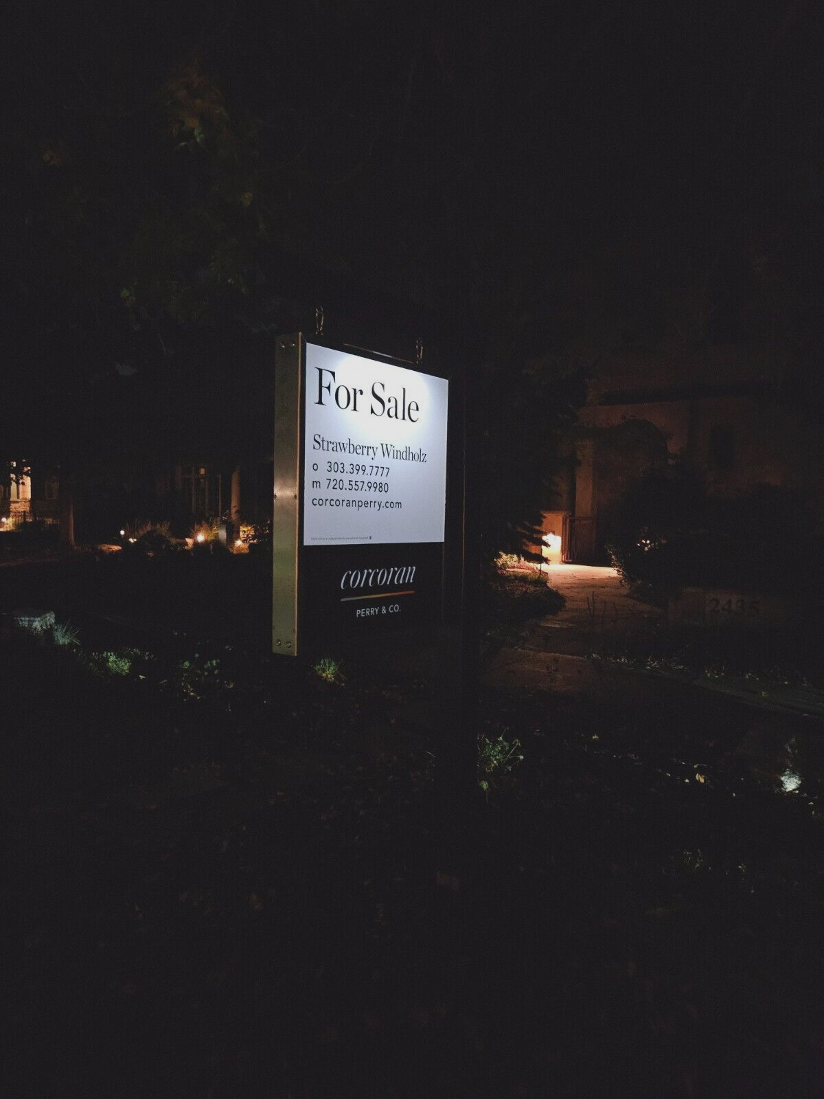 Solar Signs for Real Estate, Commercial and Retail Marketing