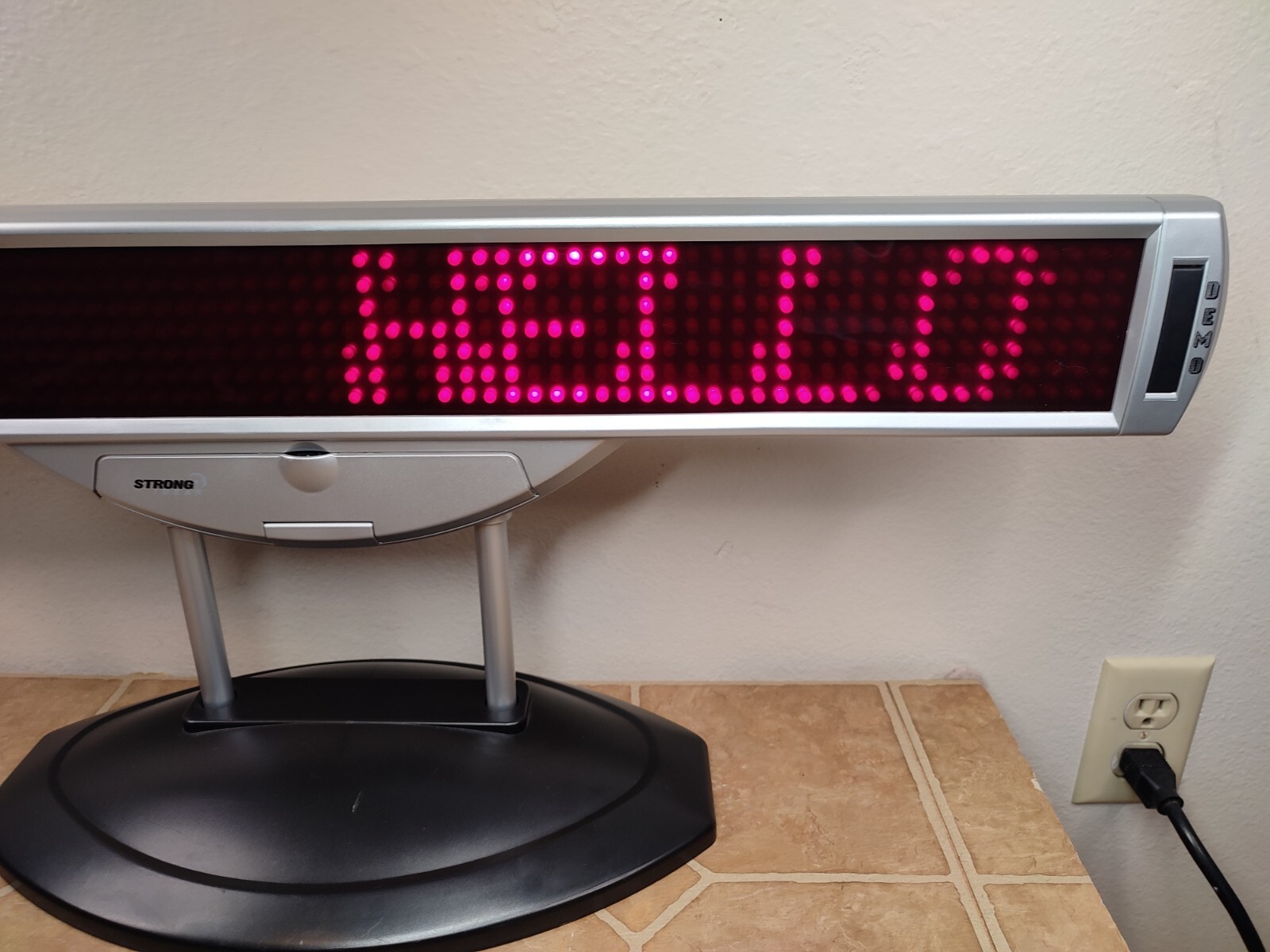 GM LIGHT 947 Electronic Big Message Billboard 30″ x 6″ x 2.5″ w/ Power