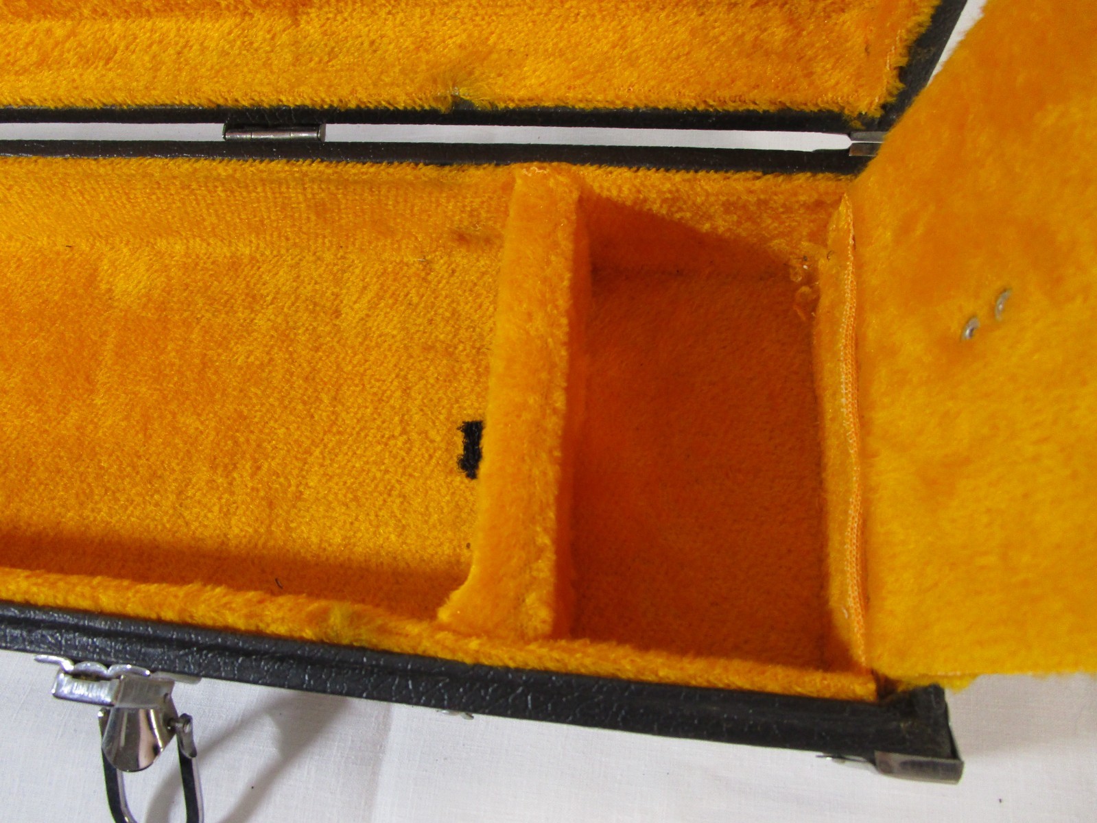 VTG Looking II- Retro Vid Game Store Advertising Board Chilong Game Corp w/ Case