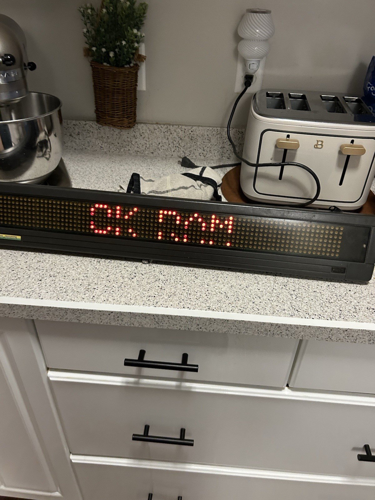 AMS Adaptive Beta Brite Programmable Digital Color Scrolling LED Sign Complete