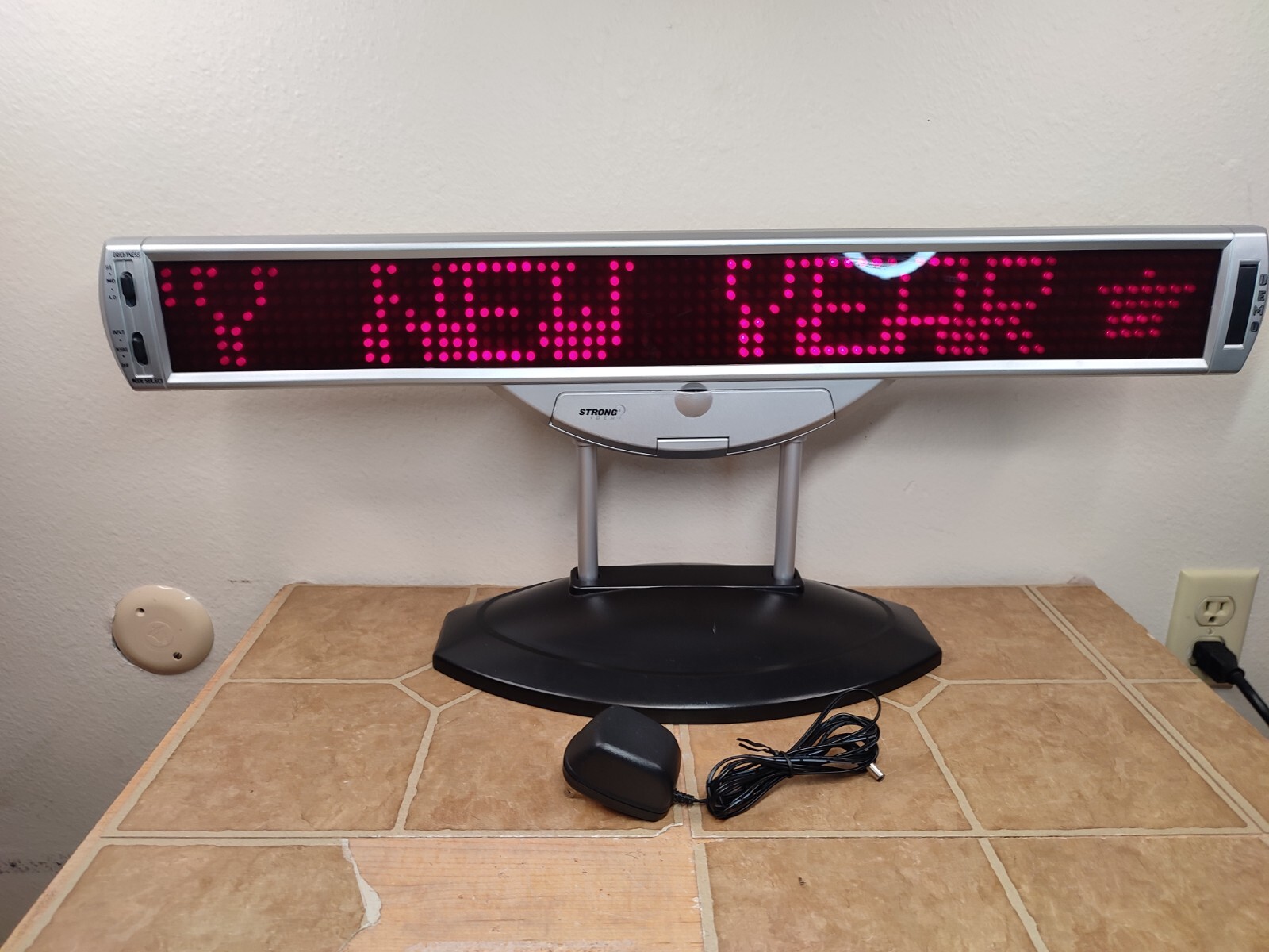 GM LIGHT 947 Electronic Big Message Billboard 30″ x 6″ x 2.5″ w/ Power