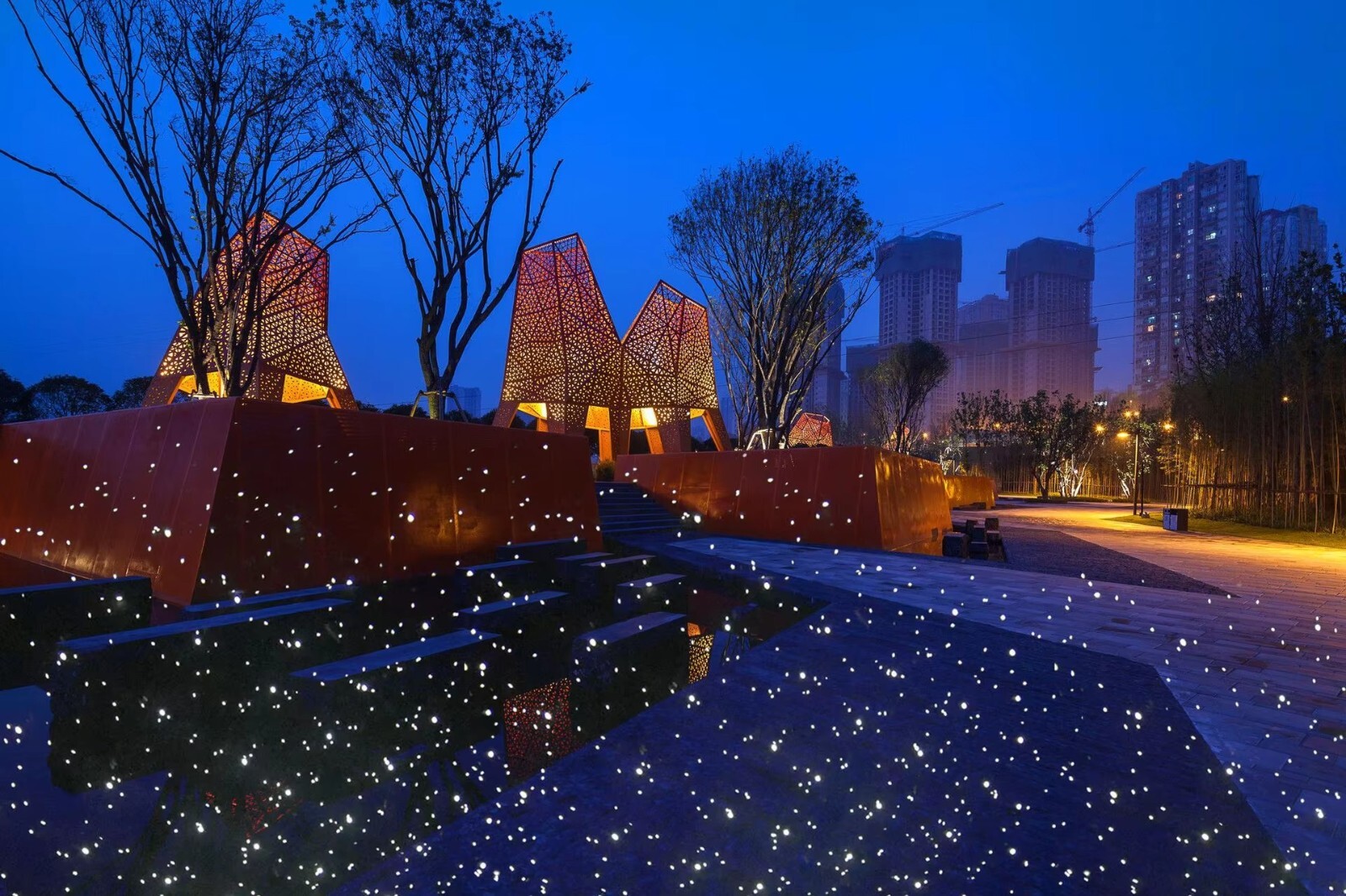 Outdoor White Laser Firefly Lamp Dynamic Projector Lights LED Spotlight 10W-30W