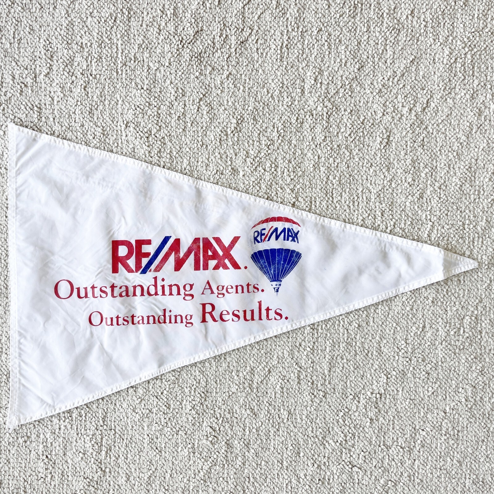 👉 Lot of 37 RE/MAX Real Estate Pennant Flags for PVC Poles with Slots