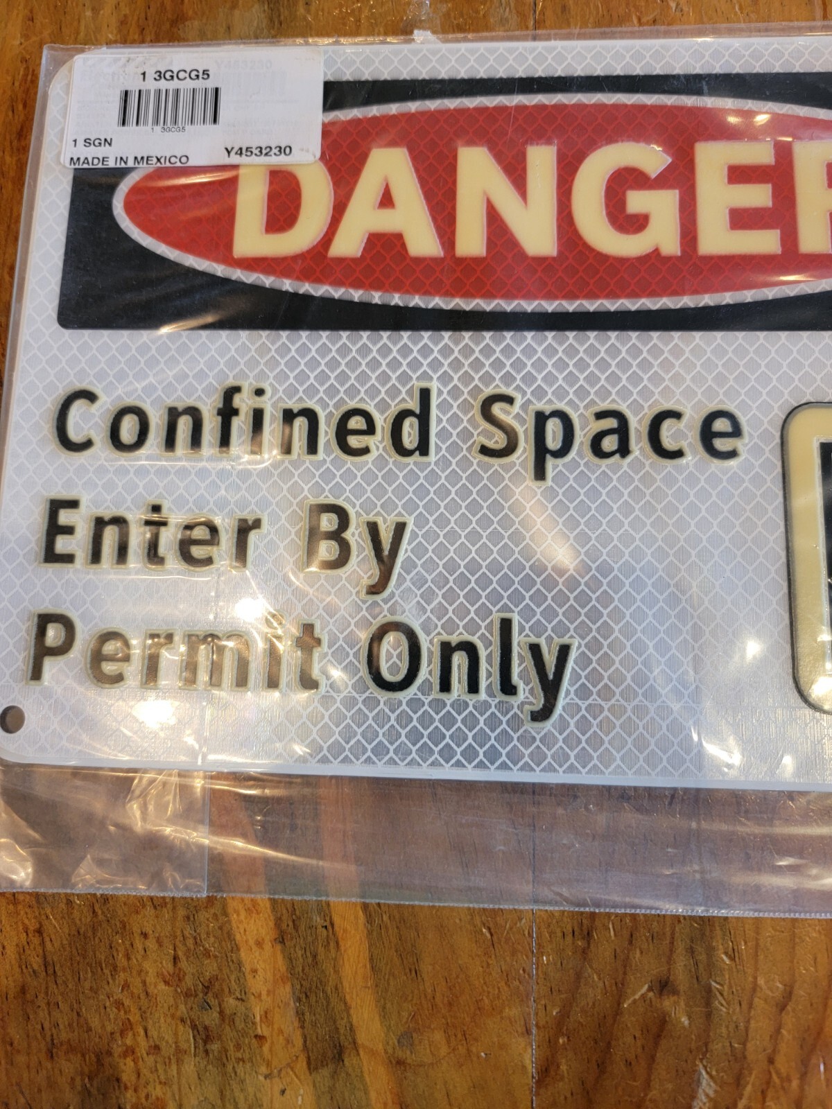 Electromark 10X7 Confined Space Danger Lbl, 7x10in, Polyester 3GCG5, Y453230