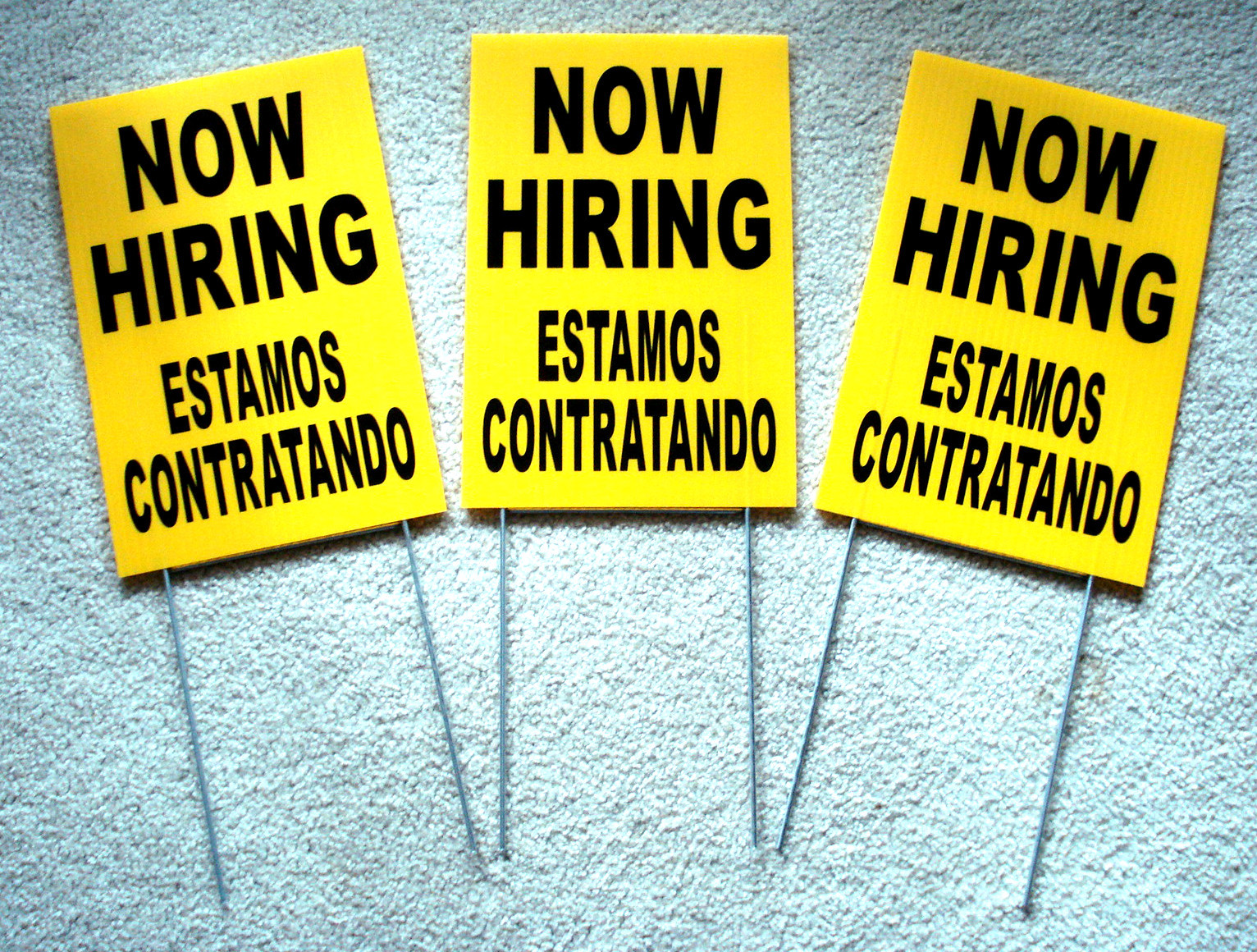 (3) NOW HIRING ESTAMOS CONTRATANDO Coroplast SIGNS with Stakes 8×12 Spanish