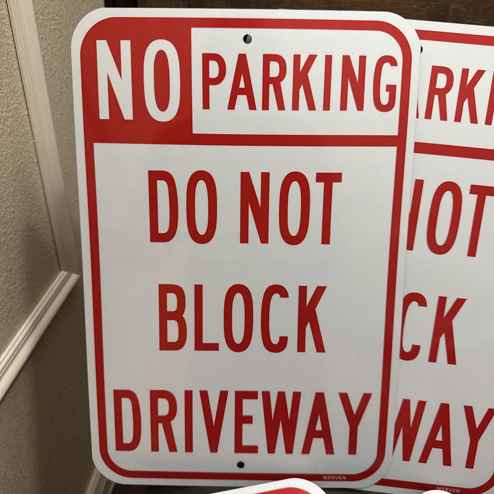 4 Pk No Parking Do Not Block Driveway Sign 12x 18 Inches Aluminum Red Metallic