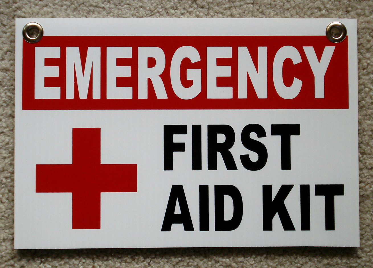 EMERGENCY FIRST AID KIT SIGN 8″ x12″ Plastic Coroplast Sign with Grommets