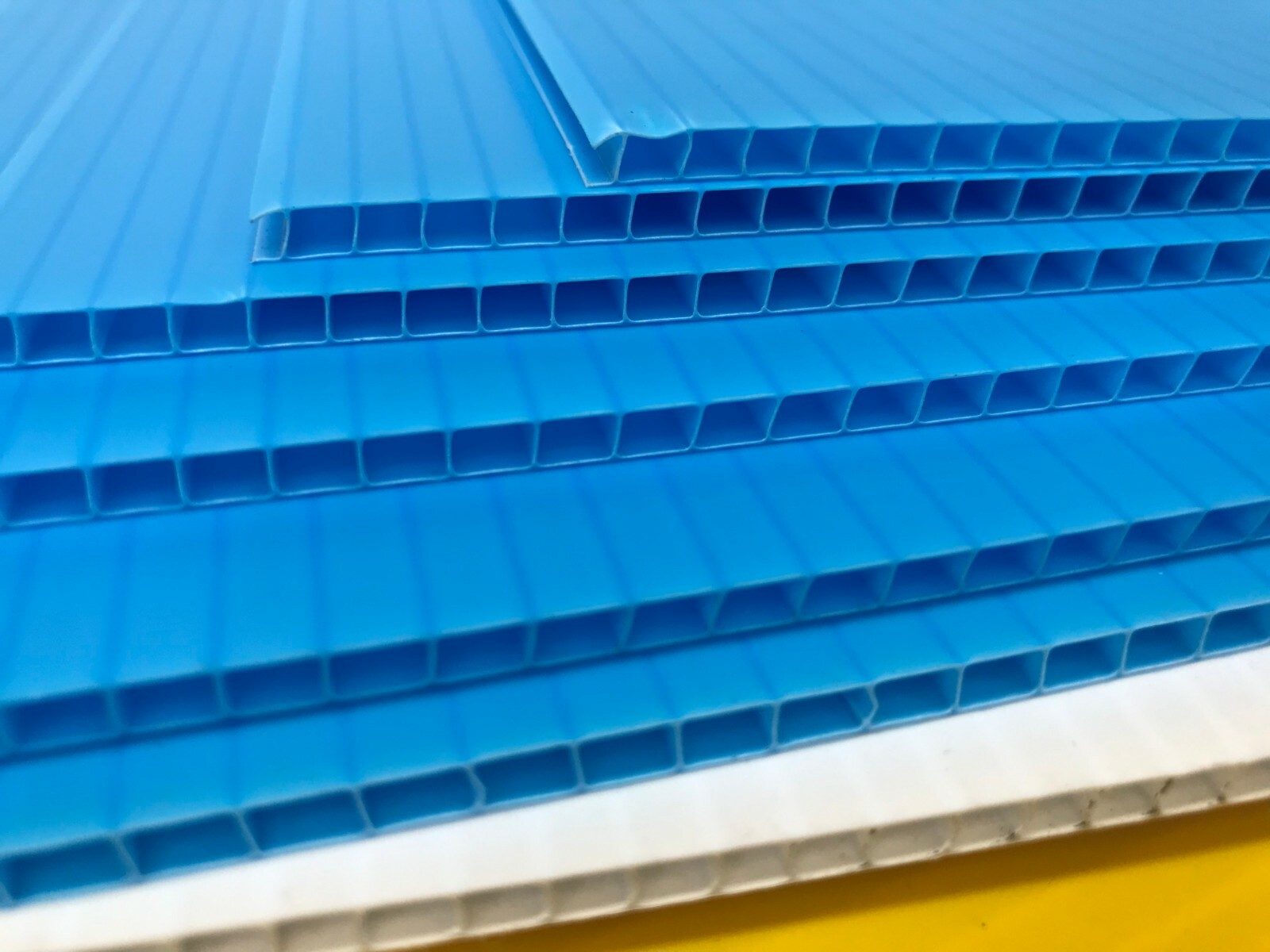 100 Blank Signs Light Blue 18” X 24” x4 mm corrugated plastic panel 100 pieces