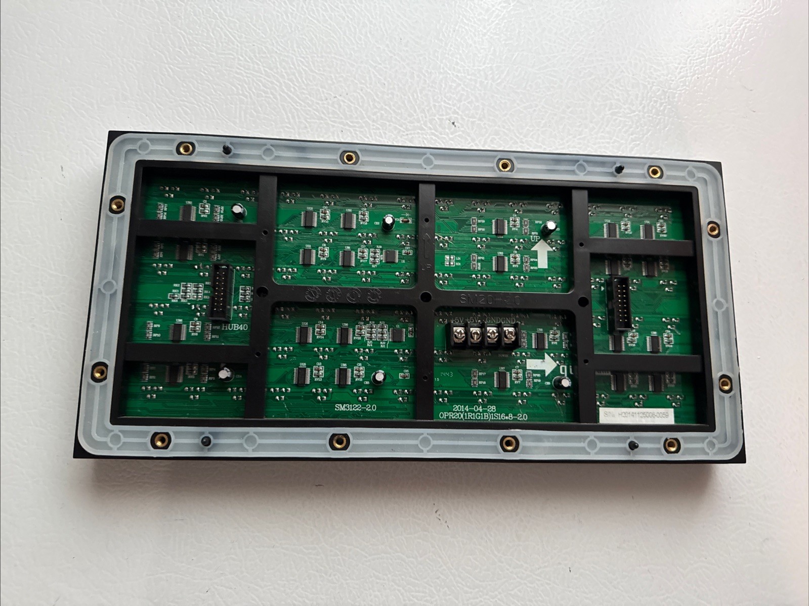 Signtronix Guru RGB OPR20 (1R1G1B) 1S16x8- 2.0 20 MM Module Hub40