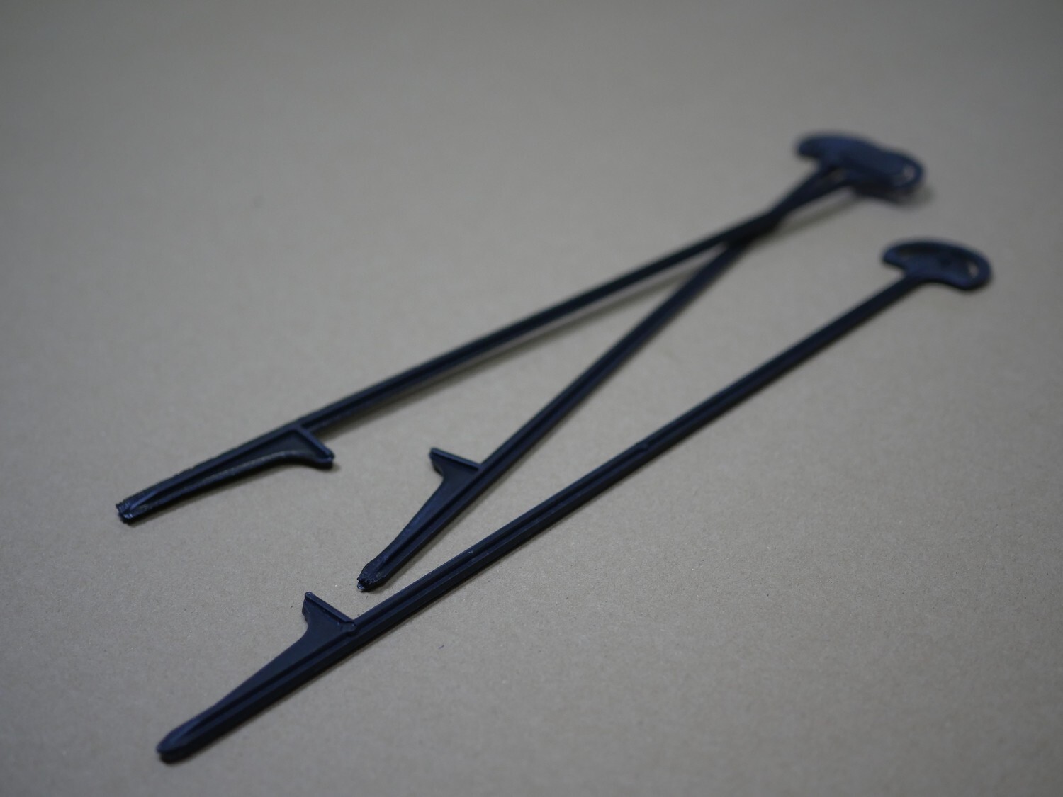 18″ Clip Stick – Lawn Stake, Turf Stake, Posting Stakes – 500ct carton