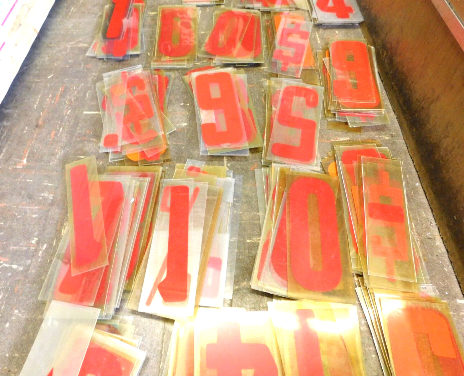 450-500 Red Numbers & Symbols Outdoor Flashing Sign Changeable 8″ on a 9″ Panel
