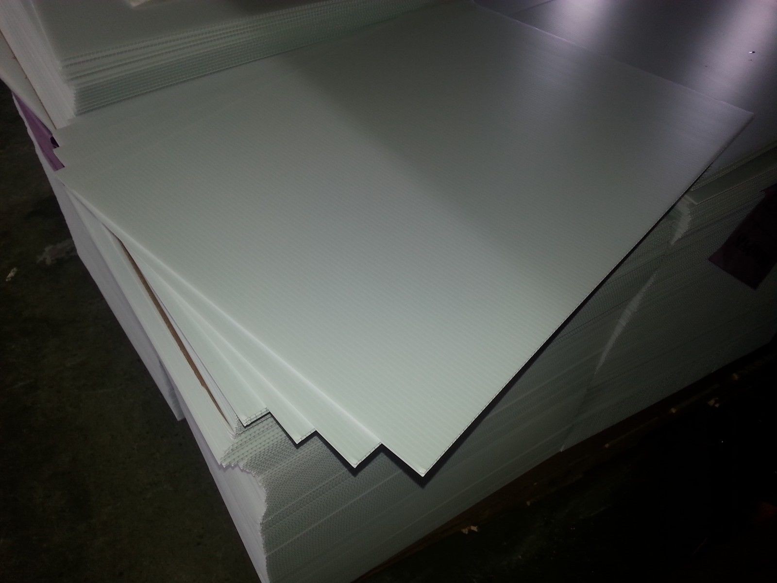 COROPLAST 18″ x 24″ x 4mm White Packs of 5