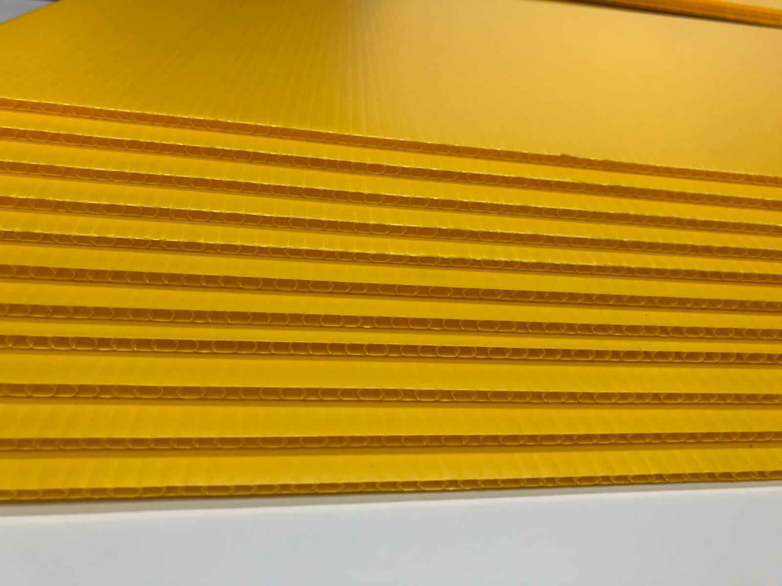 10 Blank Signs YELLOW 18″ x 24″ x 4 mm corrugated plastic, bundles of 10 pieces