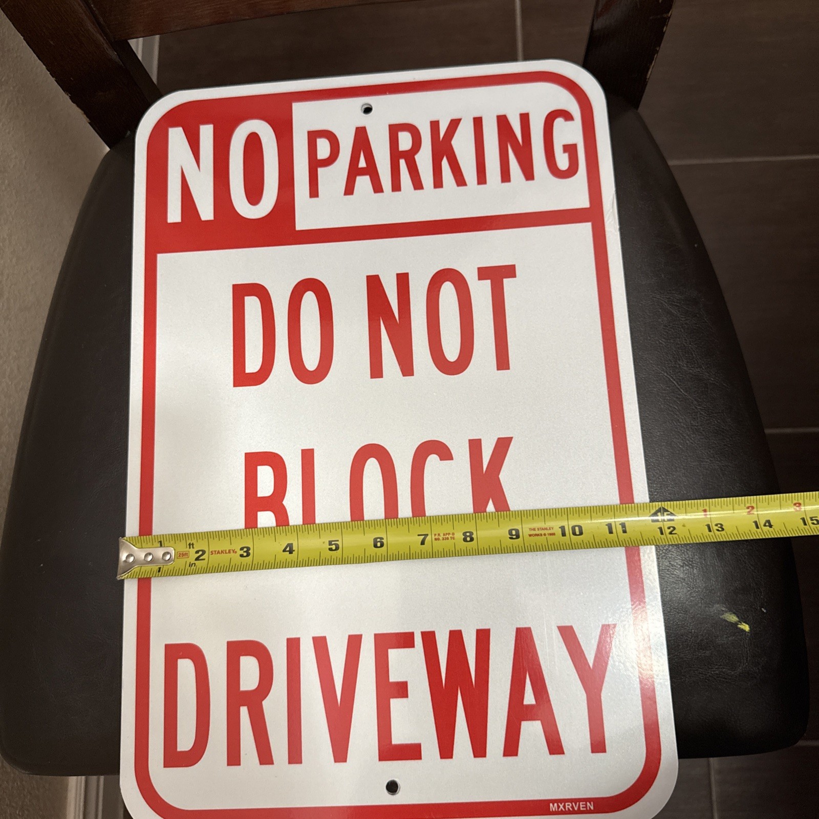 4 Pk No Parking Do Not Block Driveway Sign 12x 18 Inches Aluminum Red Metallic