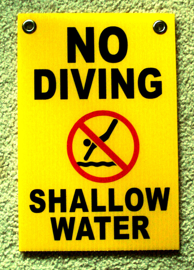 NO DIVING SHALLOW WATER w/ Symbol 8″ x12″ Plastic Coroplast Sign w/ Grommets y