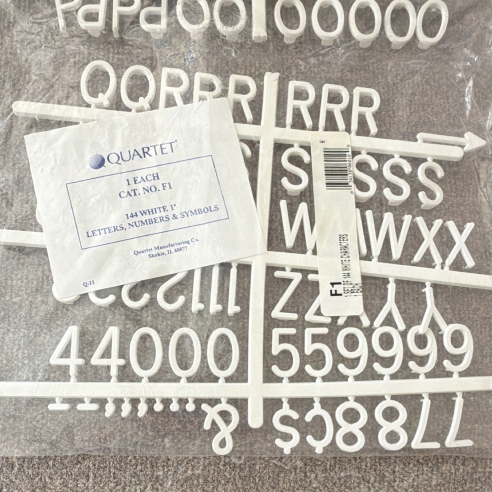 Quartet F1 144 White 1″ Letters & Numbers for Business Sign Replacement Set
