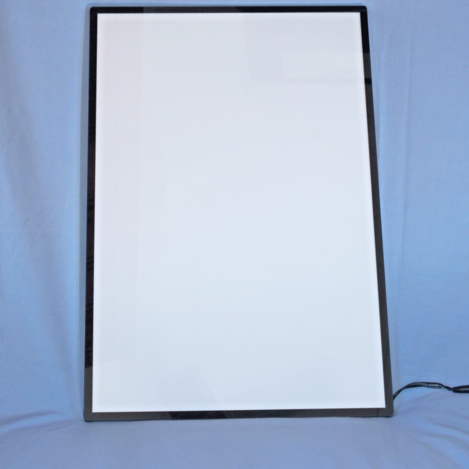 LED Poster Frame 16″ x 24″ with RF Remote – Fits 15x 23 Posters – FAST SHIPPING
