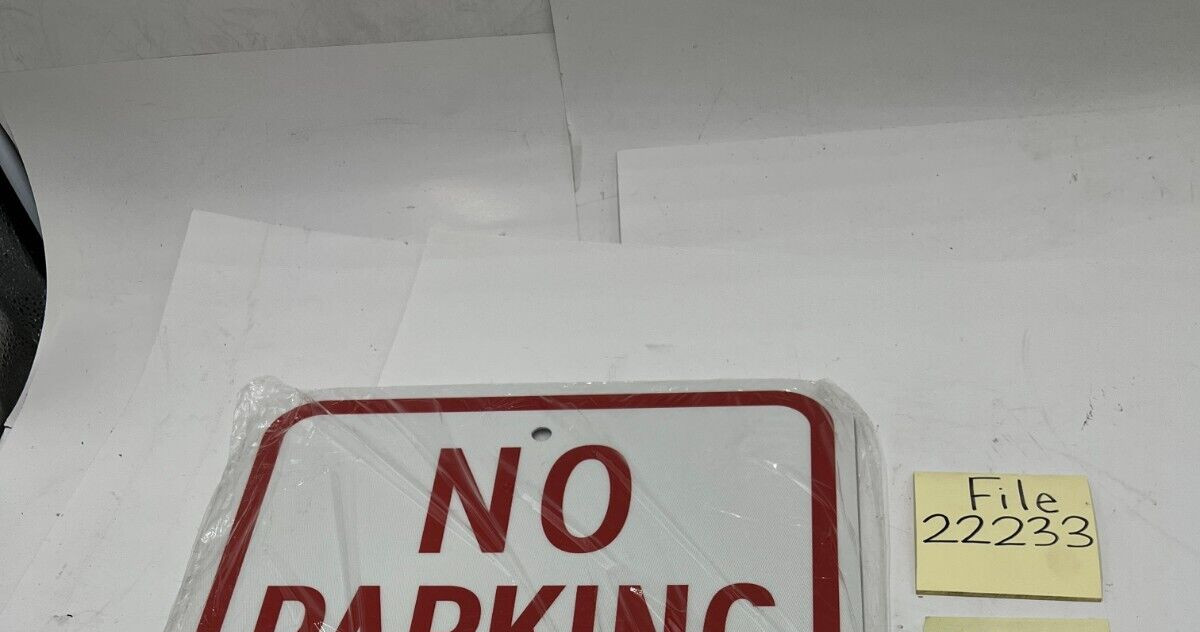 (QTY 2) SmartSign “No Parking – Private Property” Sign K-1667-EG-12×18-D2 12×18
