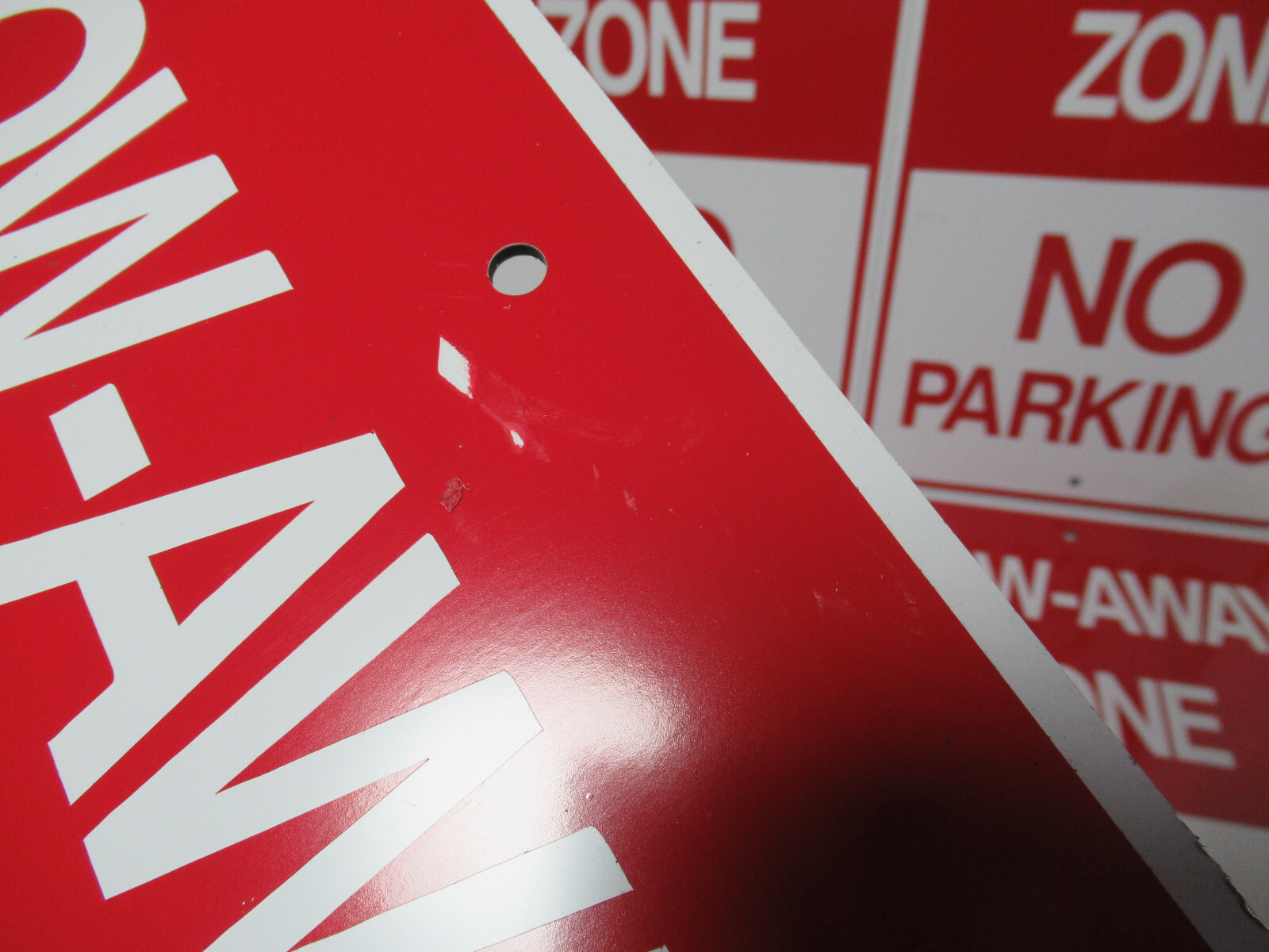 4-pack 12″x18″ inch TOW AWAY ZONE NO PARKING Aluminum Sign Heavy Gauge 3mm Thick